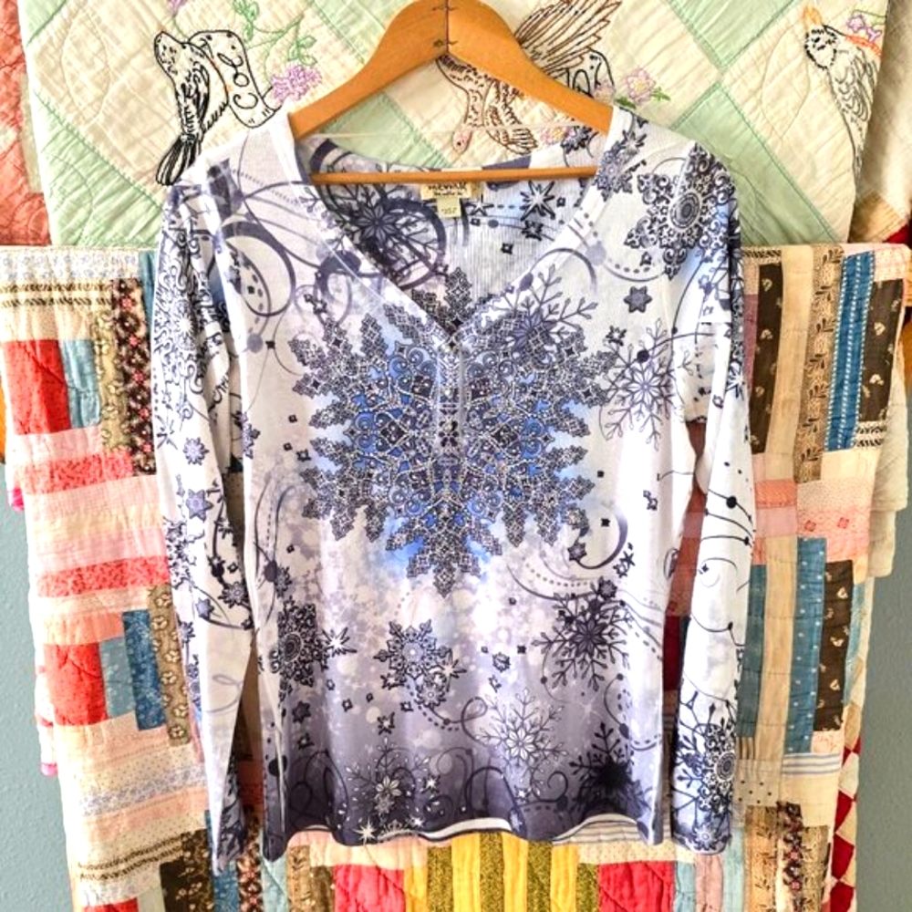 One World Glittering Snowflake Henley Women's M